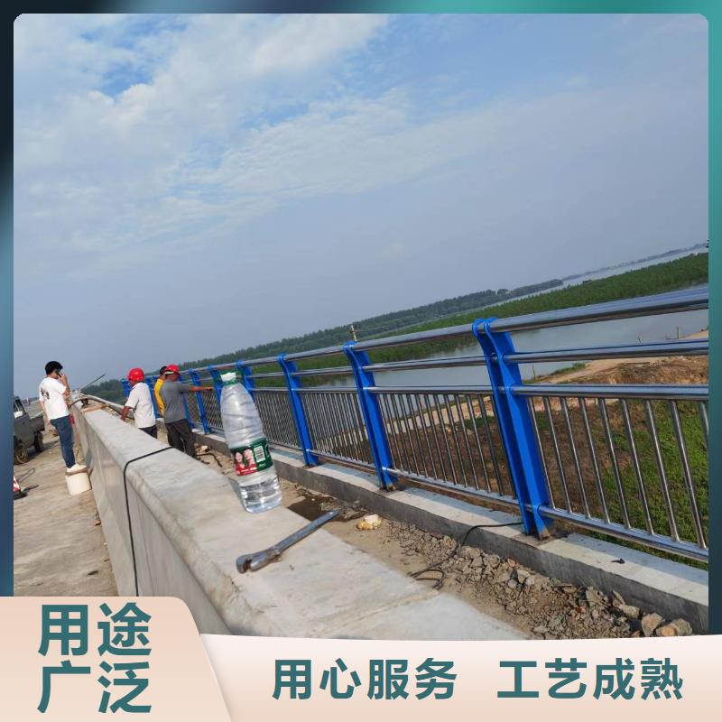 桥梁防撞护栏道路中央双横梁防撞栏杆工艺精湛